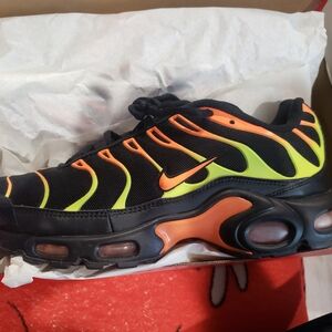 Nike Mens Black and Orange Sneakers